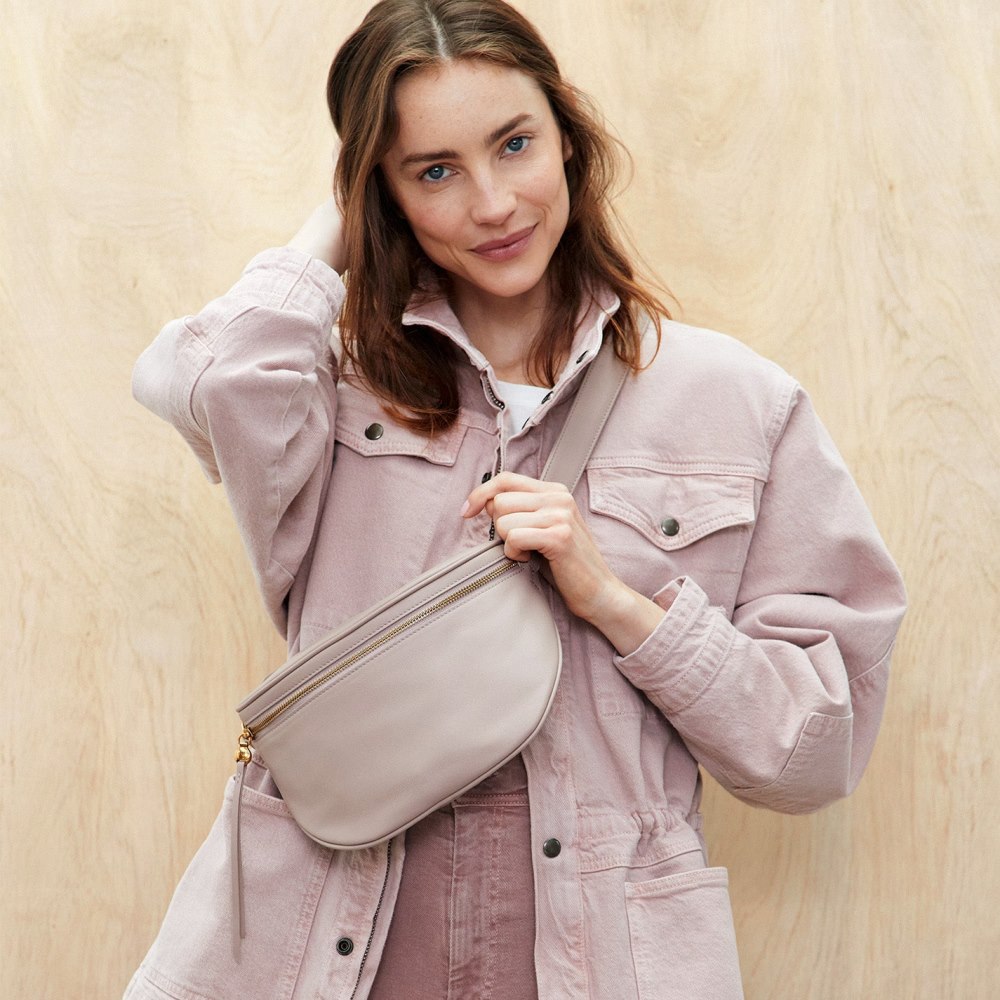 Hobo | Juno Belt Bag in Silk Napa Leather - Warm Grey