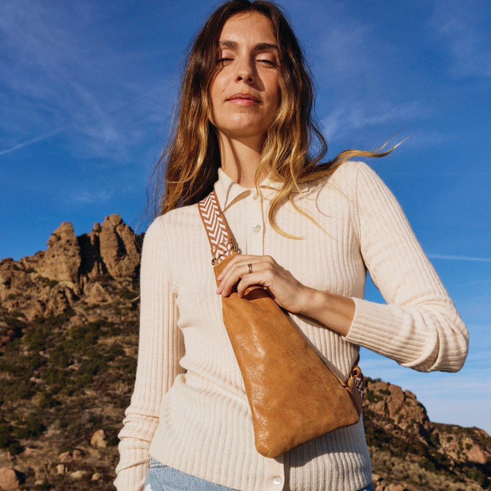 Hobo | Bodhi Sling in Buffed Leather - Whiskey