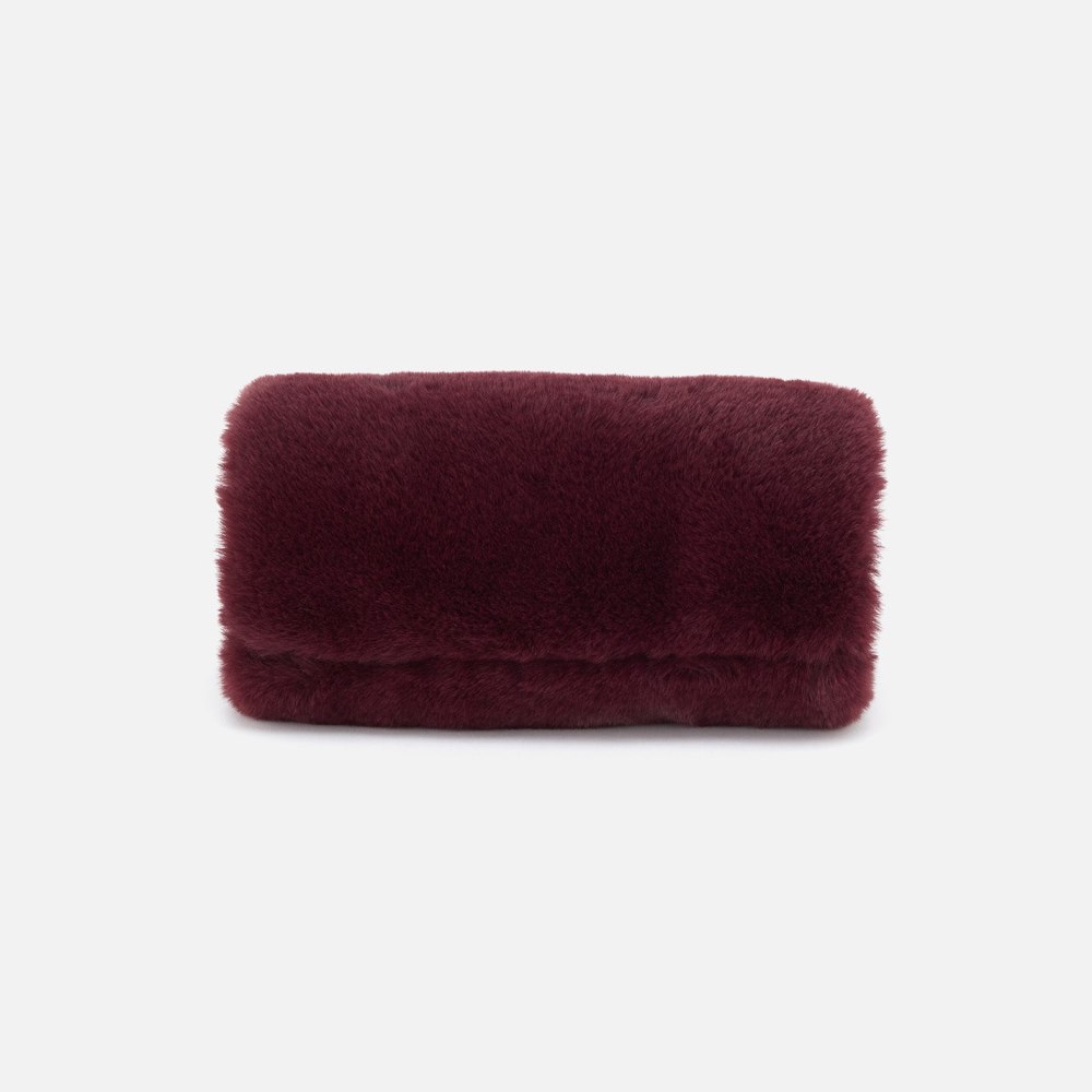 Hobo | Zuri Muff in Faux Fur and Polished Leather - Plum - Click Image to Close