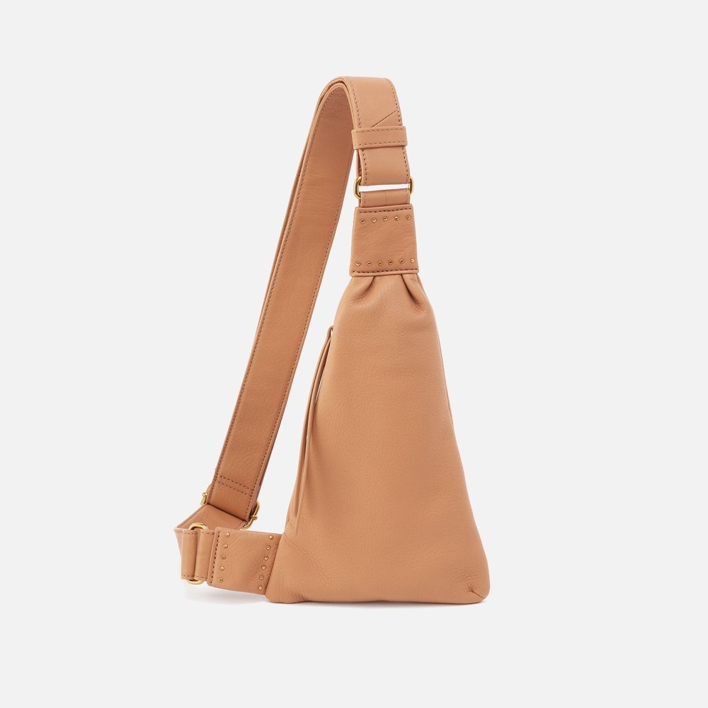 Hobo | Bodhi Sling in Pebbled Leather - Sandstorm