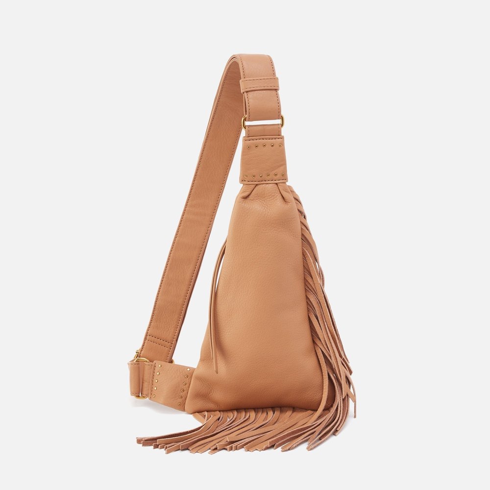 Hobo | Bodhi Sling in Pebbled Leather - Sandstorm With Fringe