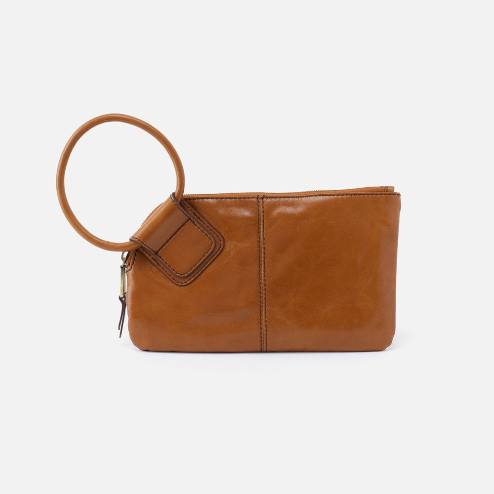 Hobo | Sable Wristlet in Polished Leather - Truffle